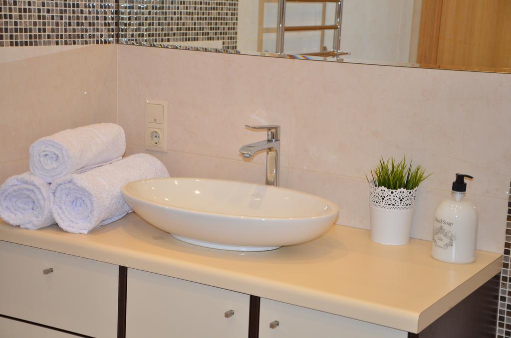 Kungu 25 Oldtown & Free Parking Apartman Riga Kültér fotó
